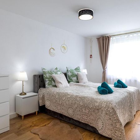 Schoenes, Modernes Apartment Mit Zwei Schlafzimmern - Zentral Mit Balkon Fuer 6 Personen Montabaur Eksteriør bilde