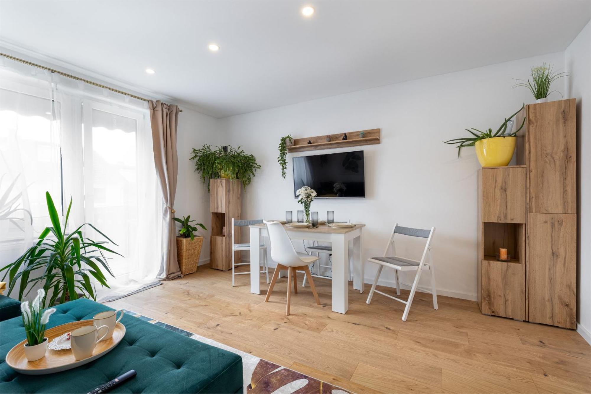 Schoenes, Modernes Apartment Mit Zwei Schlafzimmern - Zentral Mit Balkon Fuer 6 Personen Montabaur Eksteriør bilde