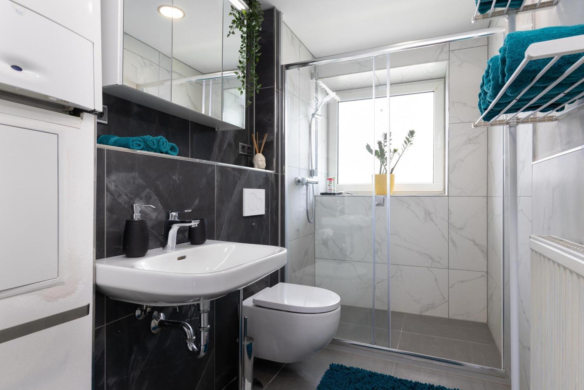 Schoenes, Modernes Apartment Mit Zwei Schlafzimmern - Zentral Mit Balkon Fuer 6 Personen Montabaur Eksteriør bilde