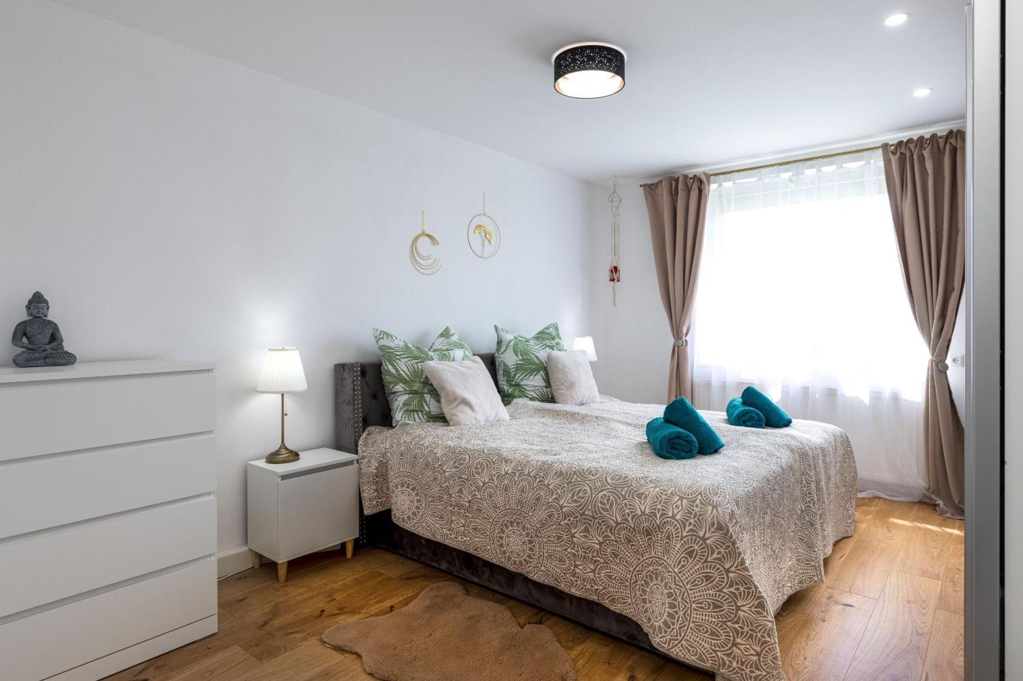 Schoenes, Modernes Apartment Mit Zwei Schlafzimmern - Zentral Mit Balkon Fuer 6 Personen Montabaur Eksteriør bilde